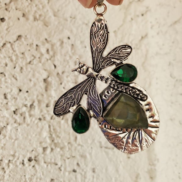New Labradorite and Diopside Silver Dragonfly Pendant. - Picture 10 of 16